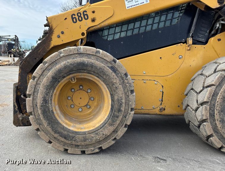 image for item DU6950 2016 Caterpillar 272D2 skid steer loader