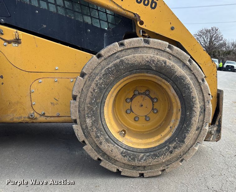 image for item DU6950 2016 Caterpillar 272D2 skid steer loader