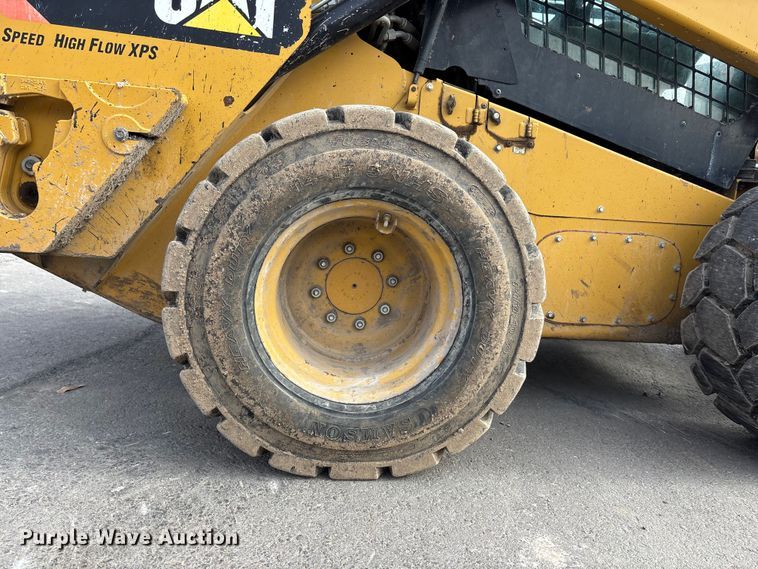 image for item DU6950 2016 Caterpillar 272D2 skid steer loader