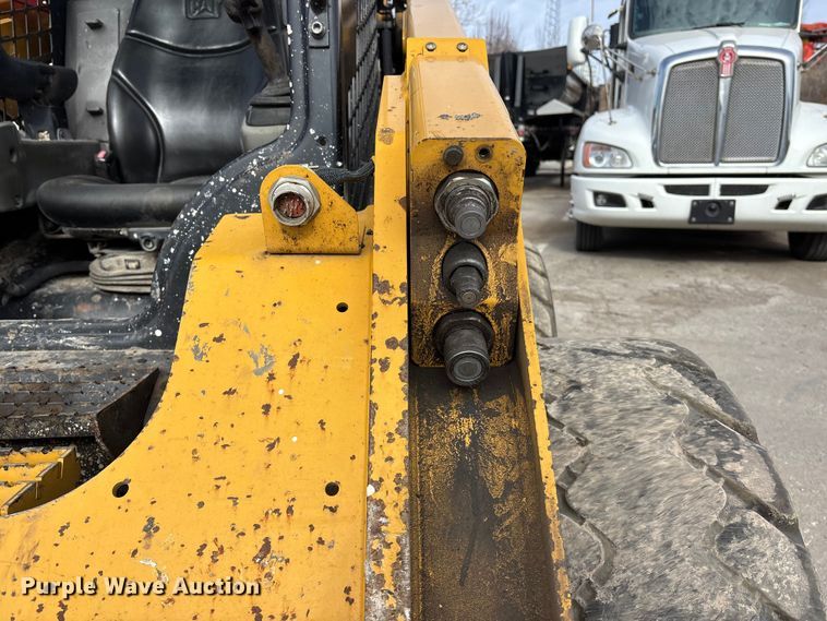 image for item DU6951 2015 Caterpillar 262D skid steer loader