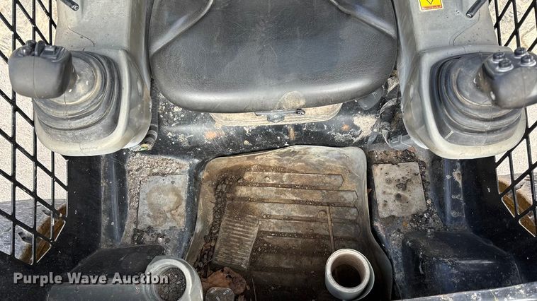 image for item DU6951 2015 Caterpillar 262D skid steer loader