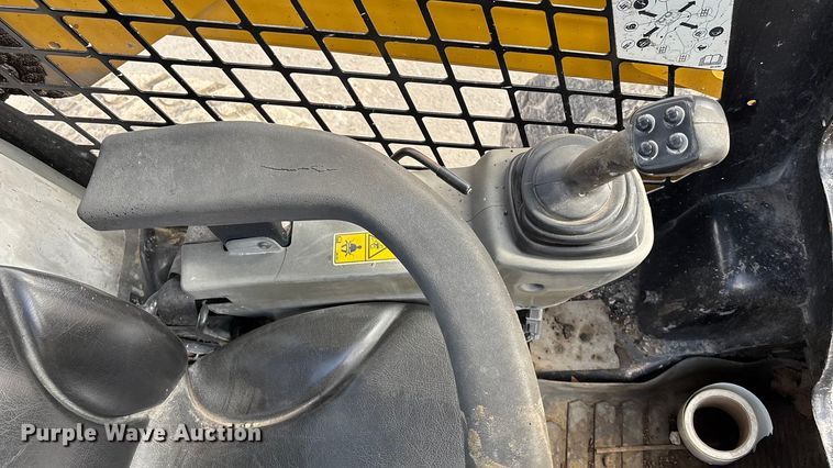 image for item DU6951 2015 Caterpillar 262D skid steer loader