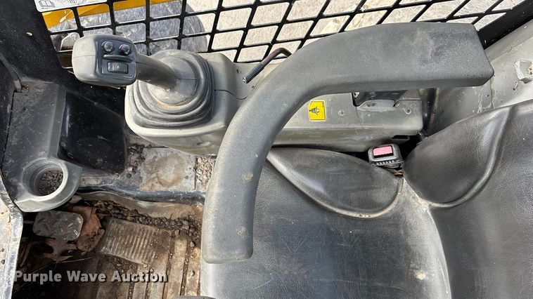 image for item DU6951 2015 Caterpillar 262D skid steer loader