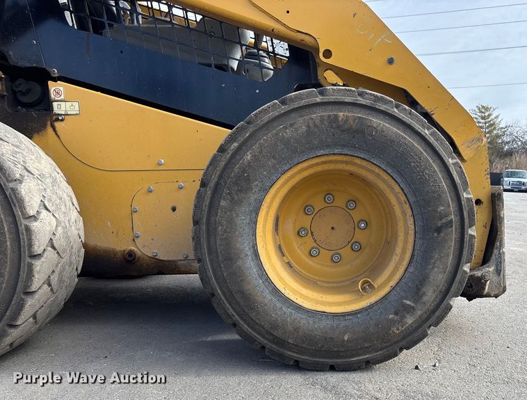 image for item DU6951 2015 Caterpillar 262D skid steer loader