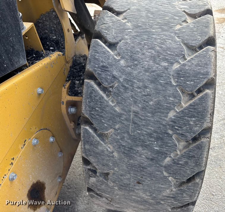 image for item DU6951 2015 Caterpillar 262D skid steer loader