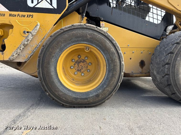 image for item DU6951 2015 Caterpillar 262D skid steer loader