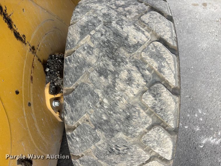 image for item DU6951 2015 Caterpillar 262D skid steer loader