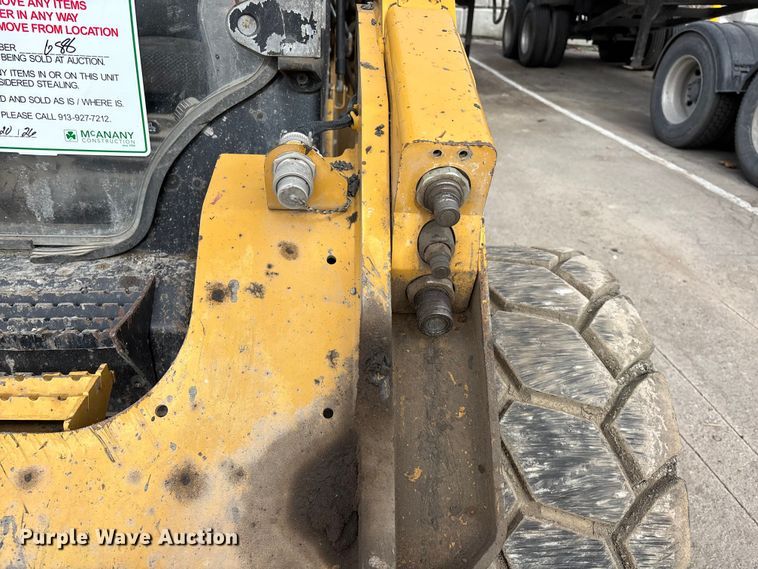 image for item DU6952 2015 Caterpillar 262D skid steer loader