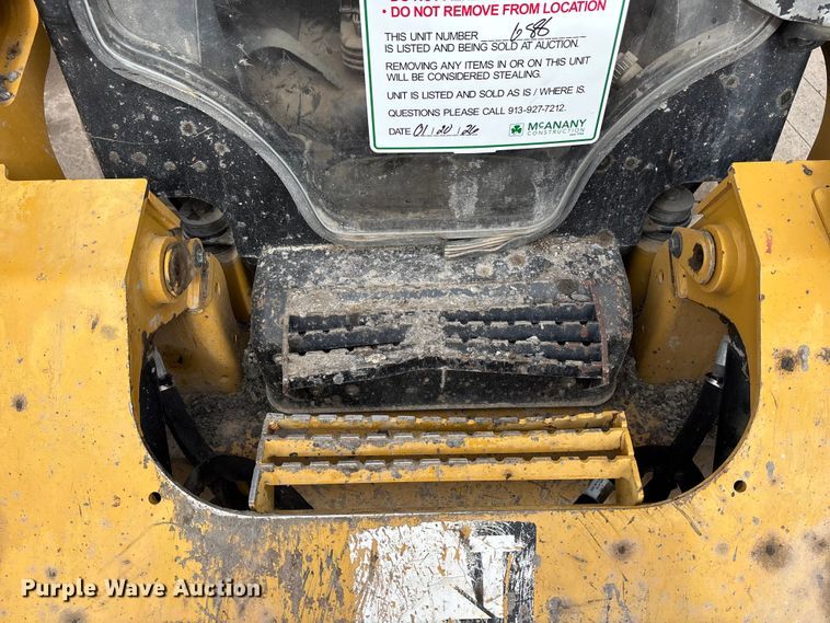 image for item DU6952 2015 Caterpillar 262D skid steer loader