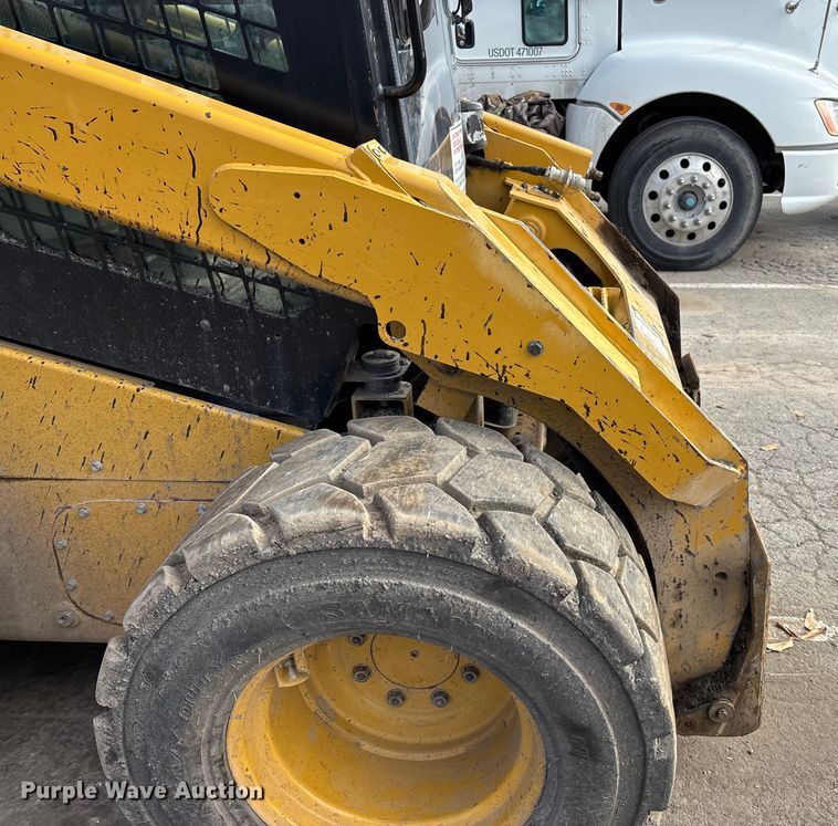 image for item DU6952 2015 Caterpillar 262D skid steer loader