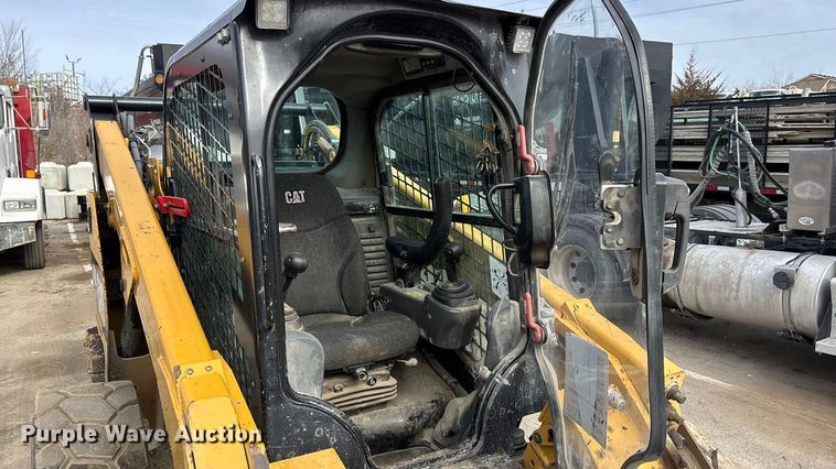 image for item DU6952 2015 Caterpillar 262D skid steer loader