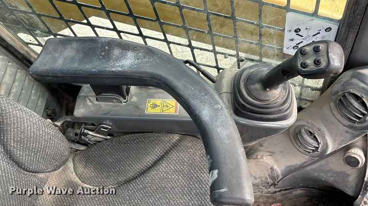image for item DU6952 2015 Caterpillar 262D skid steer loader
