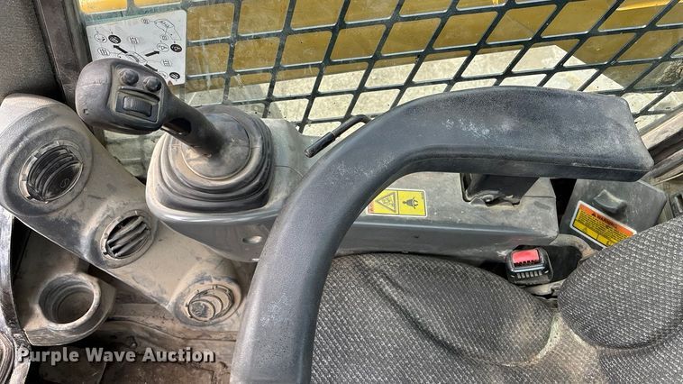 image for item DU6952 2015 Caterpillar 262D skid steer loader
