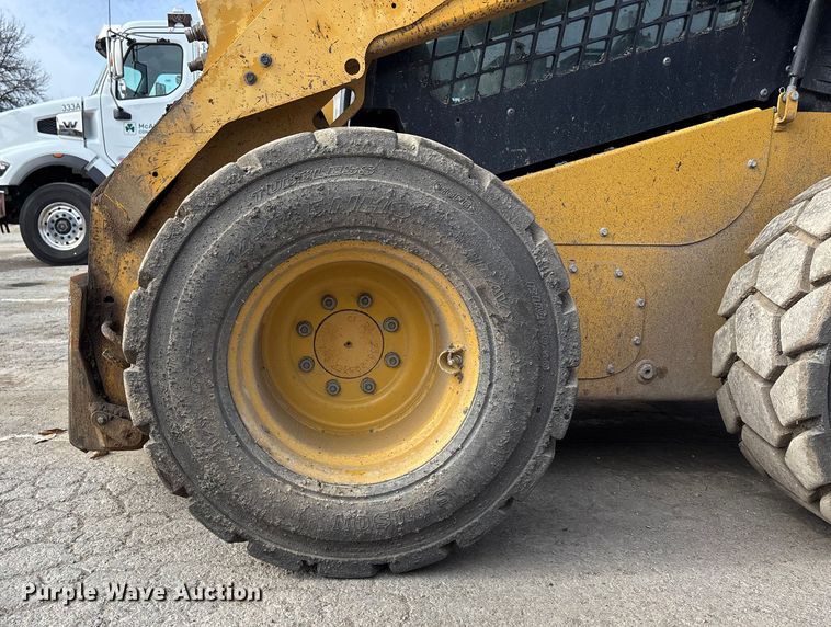 image for item DU6952 2015 Caterpillar 262D skid steer loader