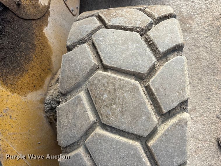 image for item DU6952 2015 Caterpillar 262D skid steer loader