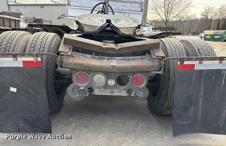 image for item DU6953 2001 Kenworth W900 semi truck