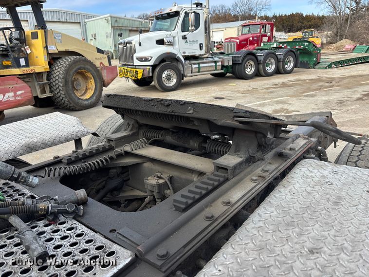 image for item DU6953 2001 Kenworth W900 semi truck