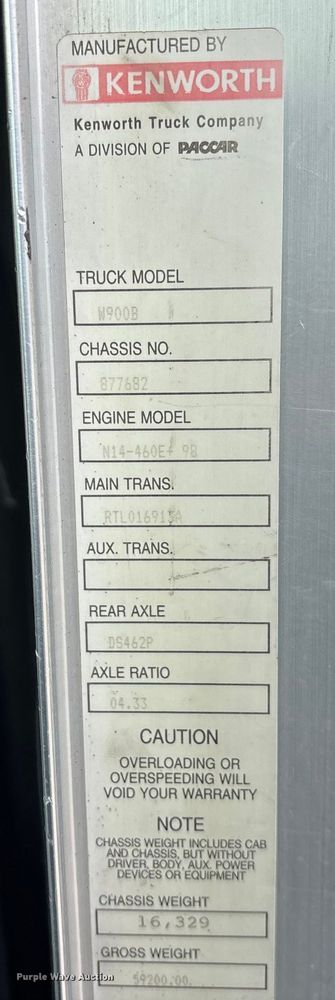 image for item DU6953 2001 Kenworth W900 semi truck