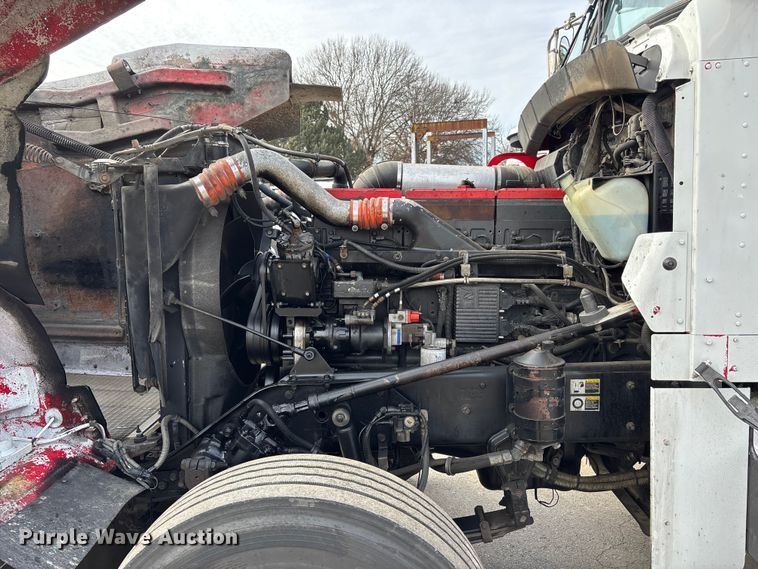 image for item DU6953 2001 Kenworth W900 semi truck