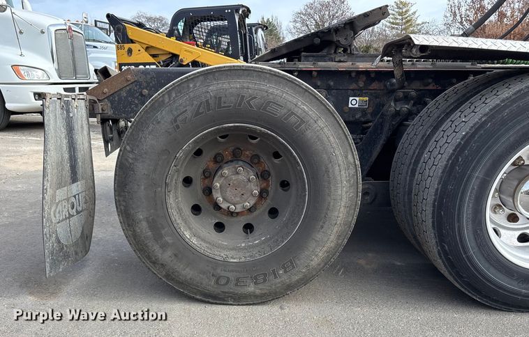 image for item DU6953 2001 Kenworth W900 semi truck