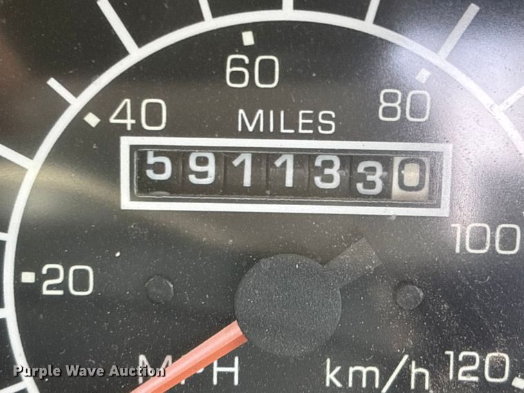 image for item DU6953 2001 Kenworth W900 semi truck