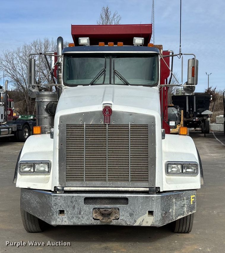 image for item DU6954 2016 Kenworth T800 dump truck