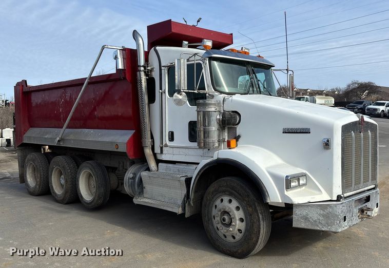 image for item DU6954 2016 Kenworth T800 dump truck
