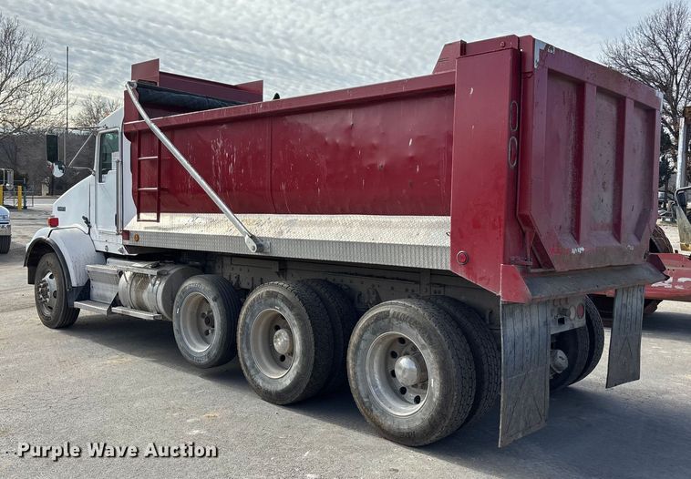 image for item DU6954 2016 Kenworth T800 dump truck