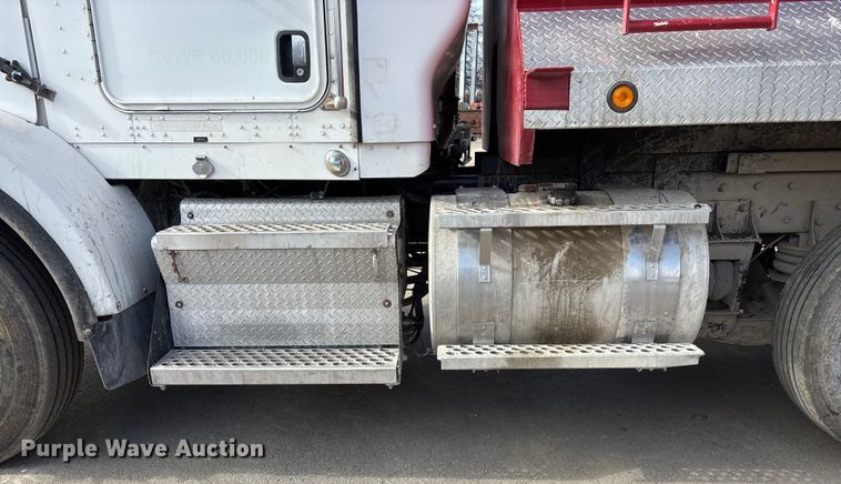 image for item DU6954 2016 Kenworth T800 dump truck