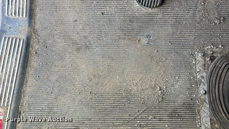 image for item DU6954 2016 Kenworth T800 dump truck