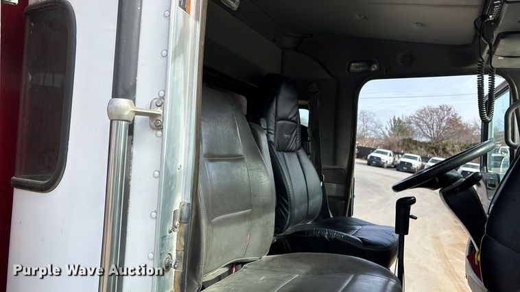 image for item DU6954 2016 Kenworth T800 dump truck