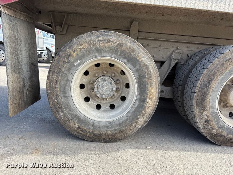 image for item DU6954 2016 Kenworth T800 dump truck