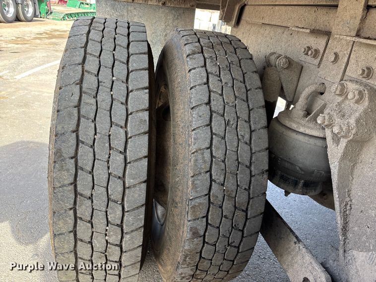 image for item DU6954 2016 Kenworth T800 dump truck