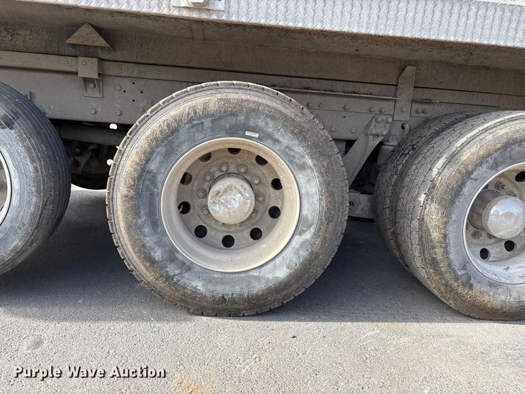 image for item DU6954 2016 Kenworth T800 dump truck