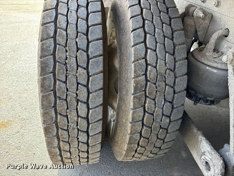 image for item DU6954 2016 Kenworth T800 dump truck