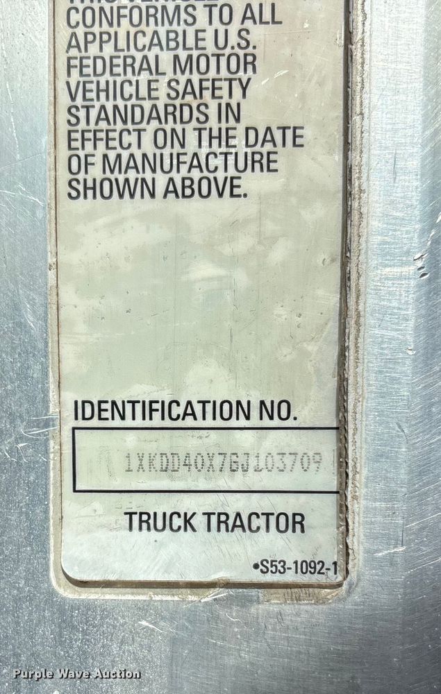 image for item DU6954 2016 Kenworth T800 dump truck