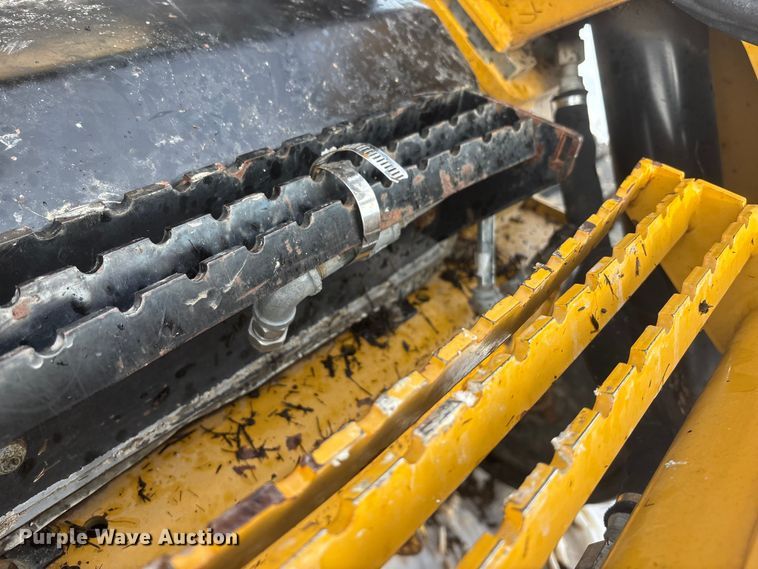 image for item DU6972 2016 Caterpillar 297D2XHP forage harvester