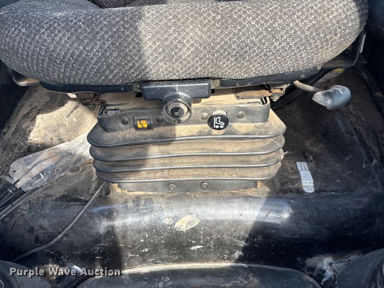 image for item DU6972 2016 Caterpillar 297D2XHP forage harvester