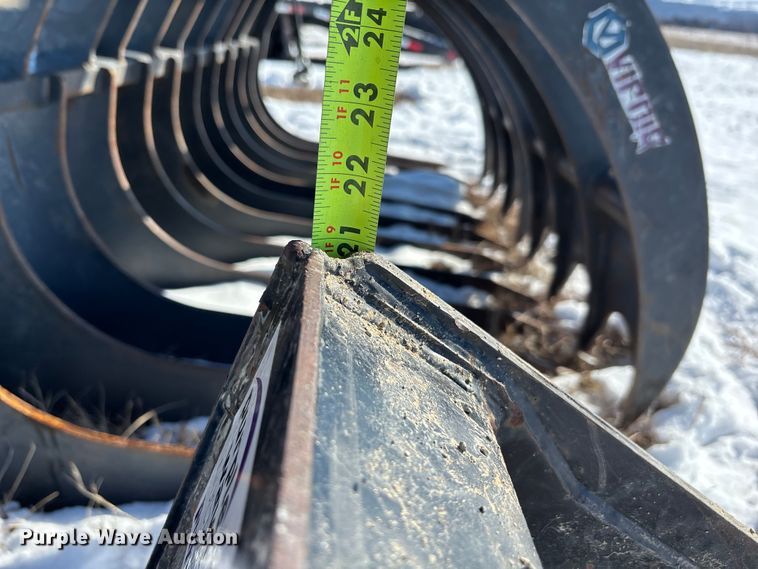 image for item DU6979 Caterpillar 84