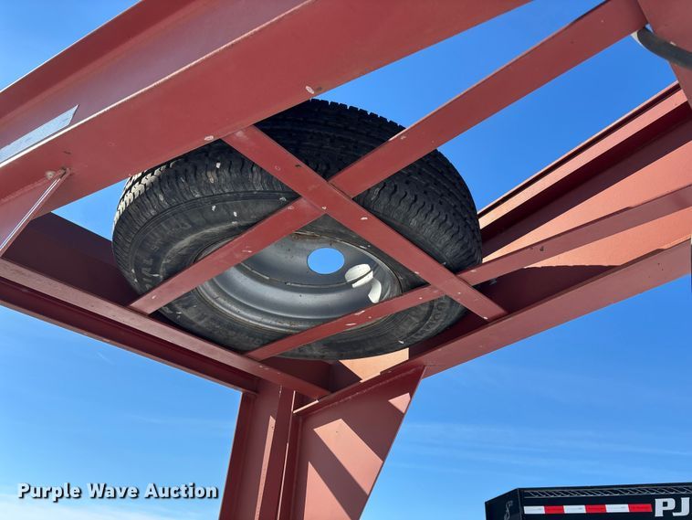 image for item DU6981 2006 May Trailer Gooseneck equipment trailer