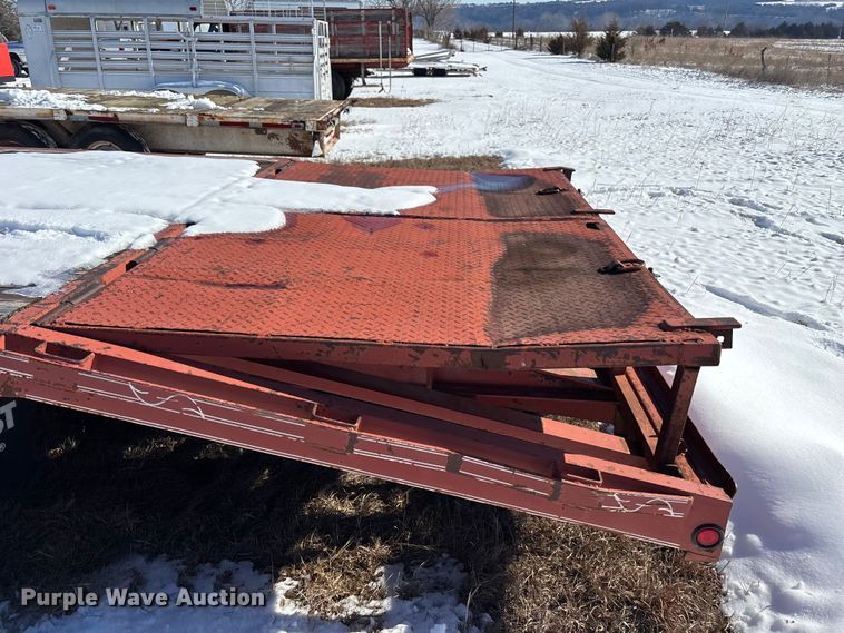 image for item DU6981 2006 May Trailer Gooseneck equipment trailer