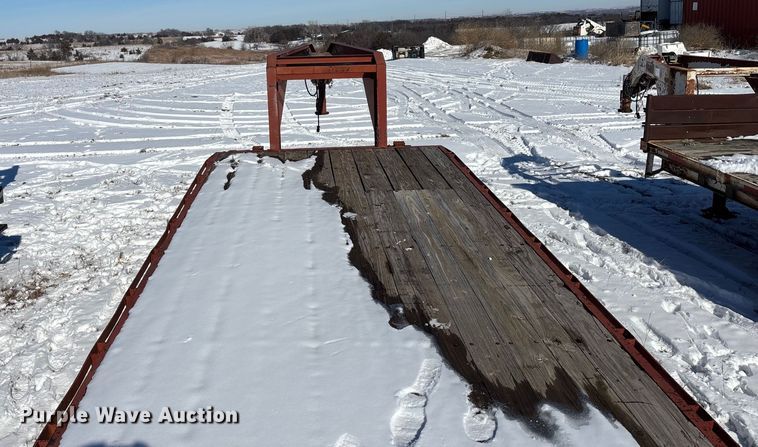 image for item DU6981 2006 May Trailer Gooseneck equipment trailer