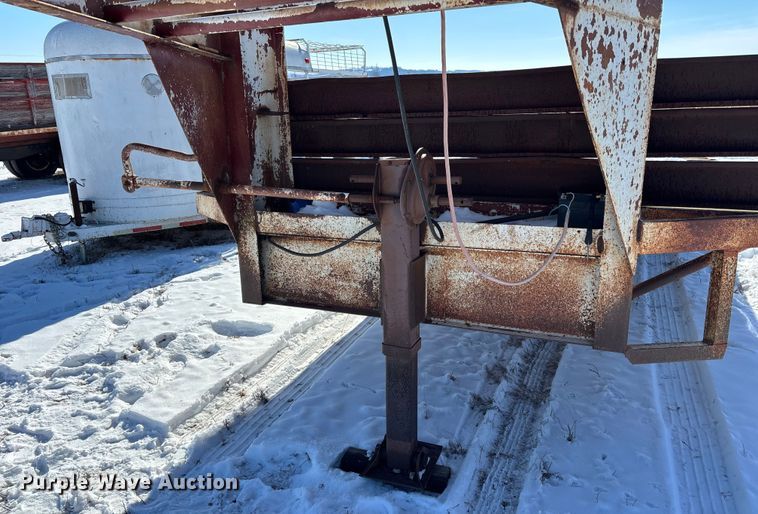 image for item DU6982 1991 Neckover equipment trailer