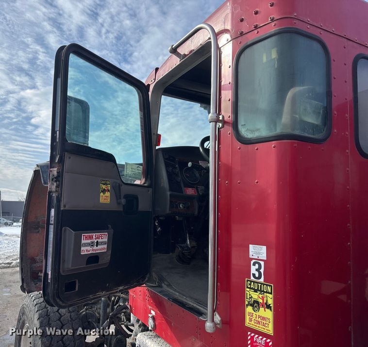 image for item DU6993 2005 Kenworth W900 ready mix truck