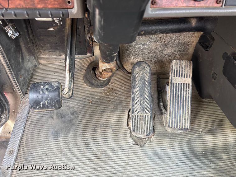 image for item DU6993 2005 Kenworth W900 ready mix truck