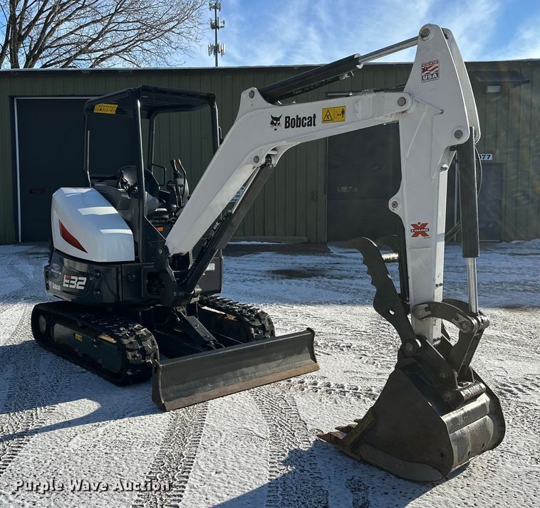 image for item DW4414 2020 Bobcat E32I mini excavator