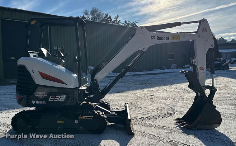 image for item DW4414 2020 Bobcat E32I mini excavator
