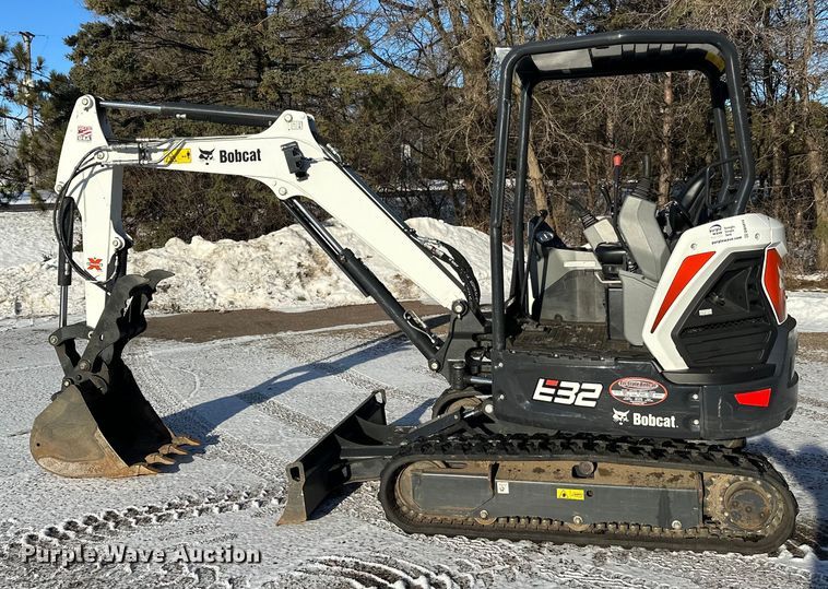 image for item DW4414 2020 Bobcat E32I mini excavator