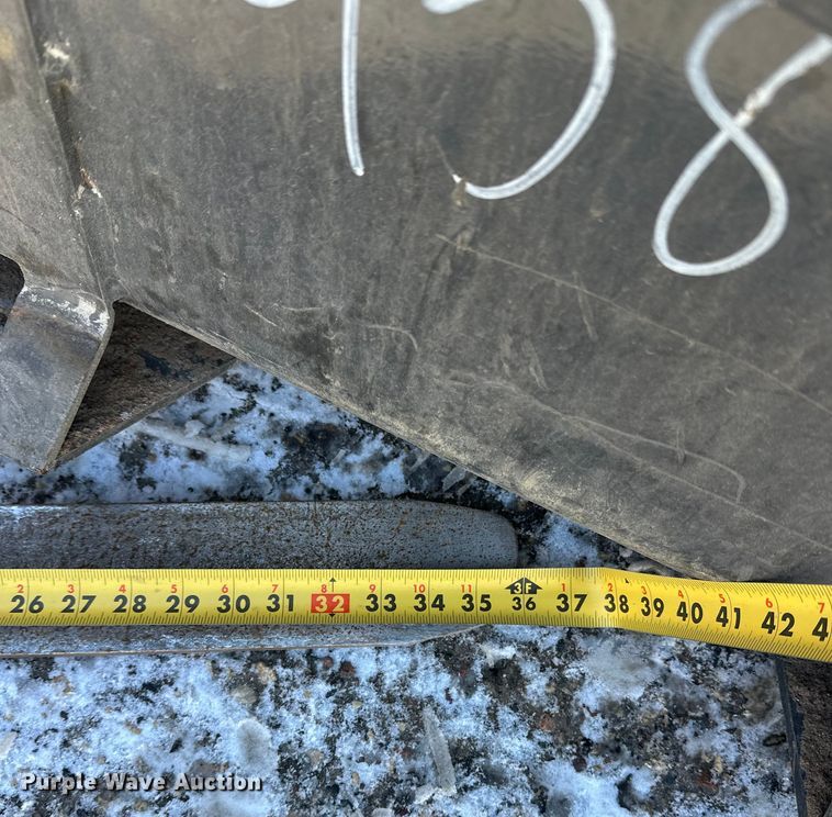 image for item DW4415 2022 Bobcat MT100 compact utility loader