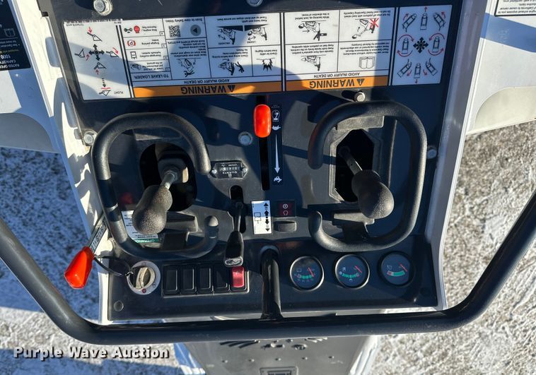 image for item DW4415 2022 Bobcat MT100 compact utility loader